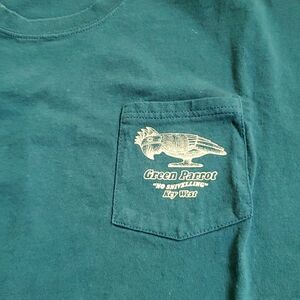 NWOT forest green XXL GREEN PARROT Key W. short slv tee